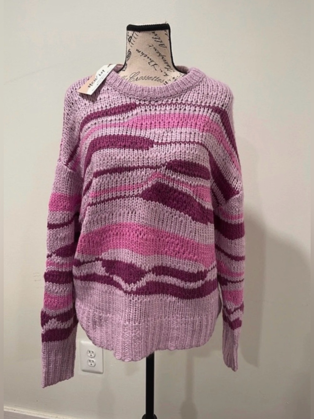 Lavender & Magenta Wave-Print Crewneck Sweater